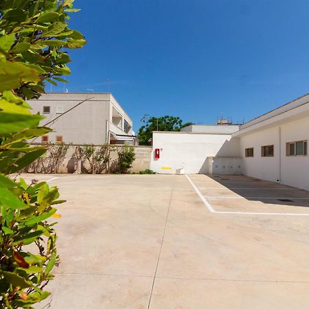 Iria Residence Torre dell'Orso Exterior foto